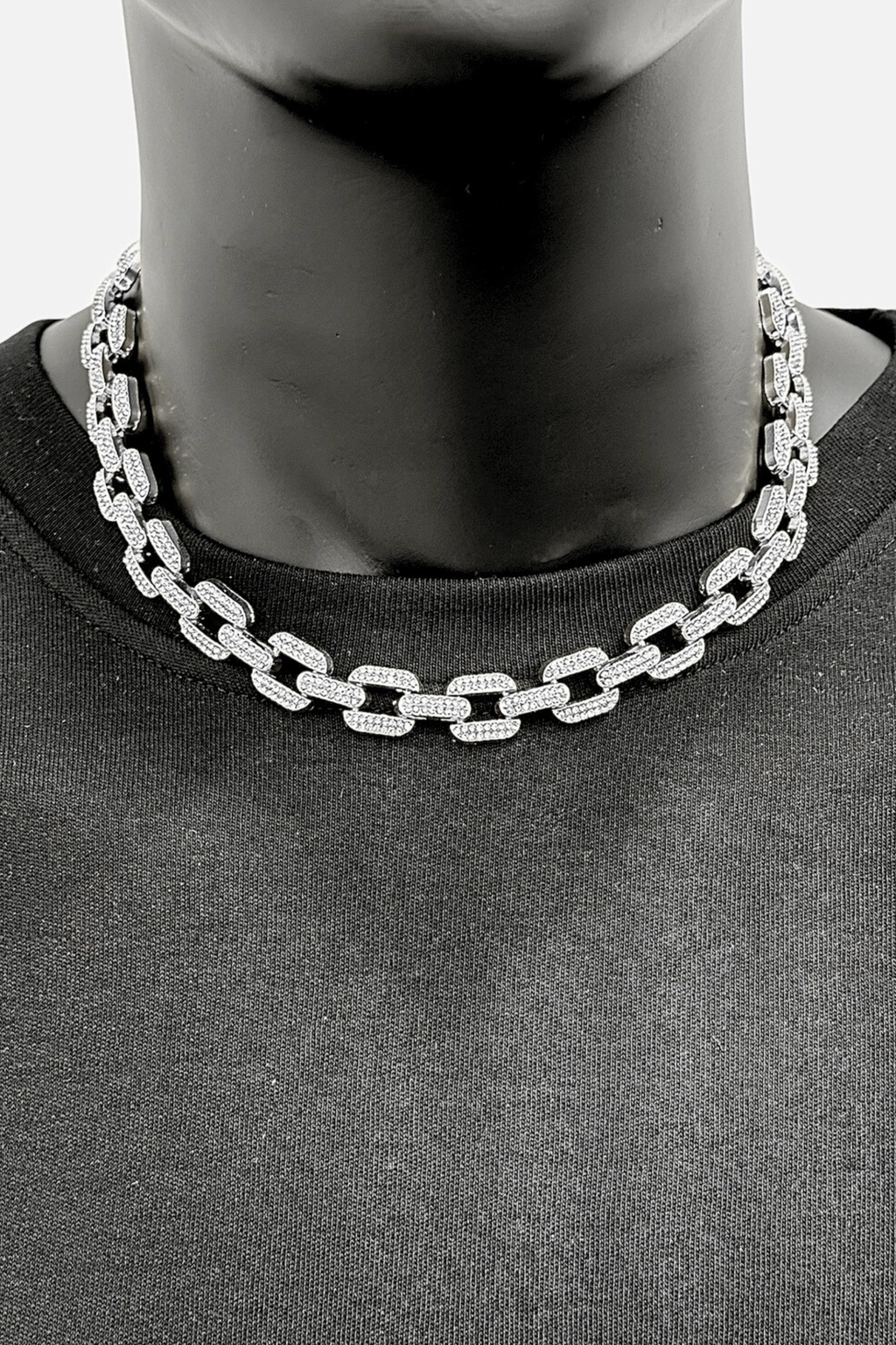 Collana Titan