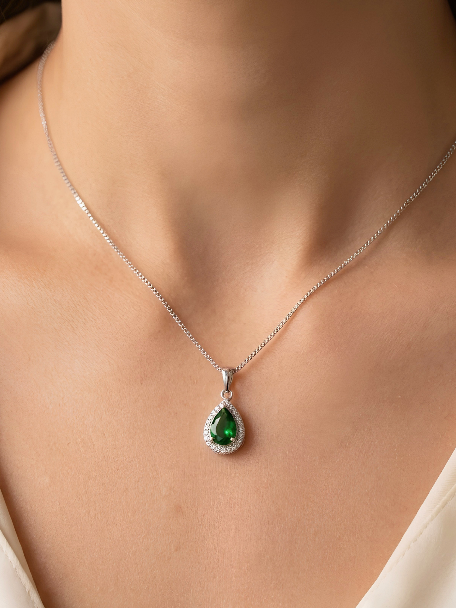 Collana Amethea